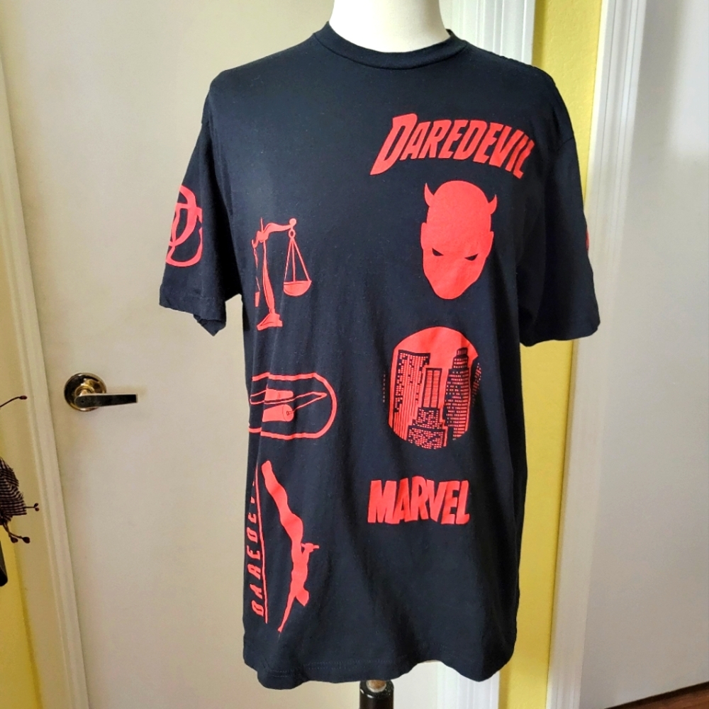 DareDevil Black Tee with Awesome Graphics size Medium